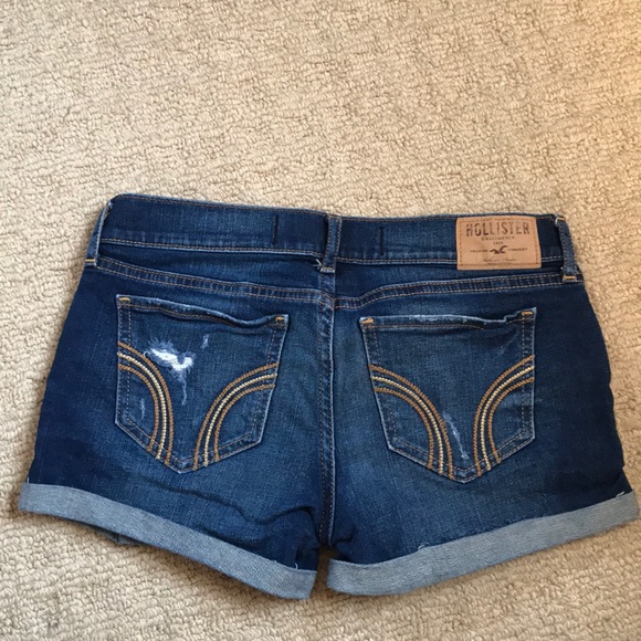 Hollister Shorts - Picture 2 of 3